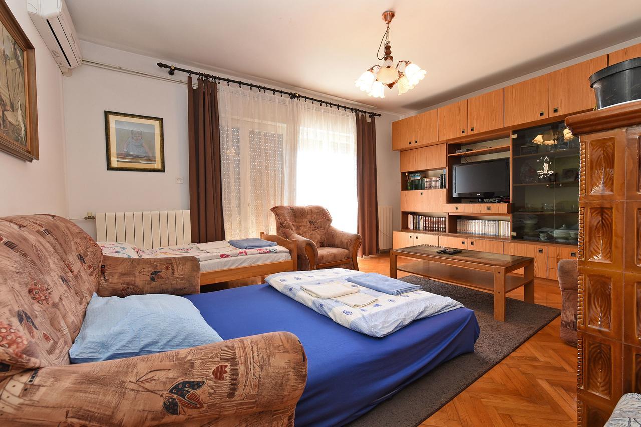 Apartments Josip 74 Pula Exterior foto